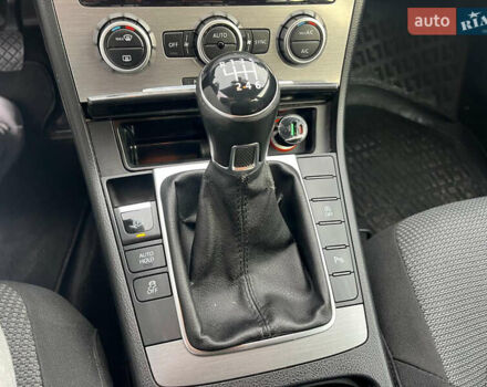 Чорний Фольксваген Пассат, об'ємом двигуна 2 л та пробігом 245 тис. км за 10600 $, фото 10 на Automoto.ua