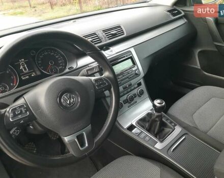 Черный Фольксваген Пассат, объемом двигателя 1.8 л и пробегом 165 тыс. км за 10799 $, фото 31 на Automoto.ua