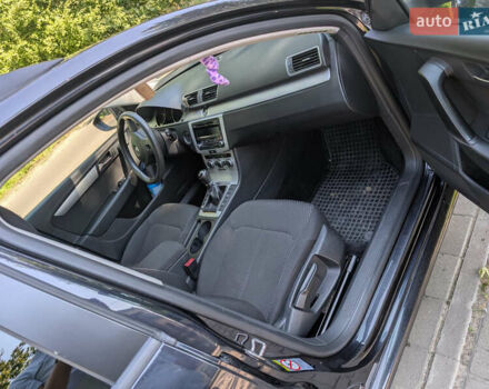 Черный Фольксваген Пассат, объемом двигателя 1.97 л и пробегом 248 тыс. км за 8800 $, фото 2 на Automoto.ua