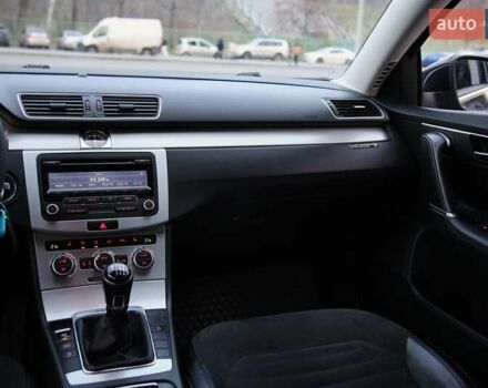 Черный Фольксваген Пассат, объемом двигателя 1.6 л и пробегом 262 тыс. км за 8800 $, фото 12 на Automoto.ua