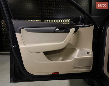 Чорний Фольксваген Пассат, об'ємом двигуна 0 л та пробігом 278 тис. км за 12500 $, фото 21 на Automoto.ua