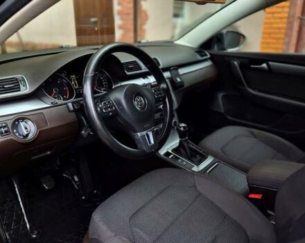 Черный Фольксваген Пассат, объемом двигателя 1.6 л и пробегом 195 тыс. км за 9700 $, фото 49 на Automoto.ua