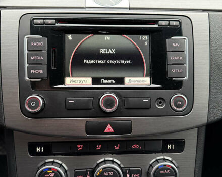 Чорний Фольксваген Пассат, об'ємом двигуна 2 л та пробігом 230 тис. км за 12300 $, фото 29 на Automoto.ua