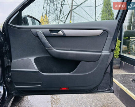 Чорний Фольксваген Пассат, об'ємом двигуна 2 л та пробігом 190 тис. км за 11500 $, фото 25 на Automoto.ua