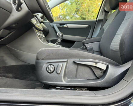 Чорний Фольксваген Пассат, об'ємом двигуна 2 л та пробігом 244 тис. км за 12750 $, фото 41 на Automoto.ua