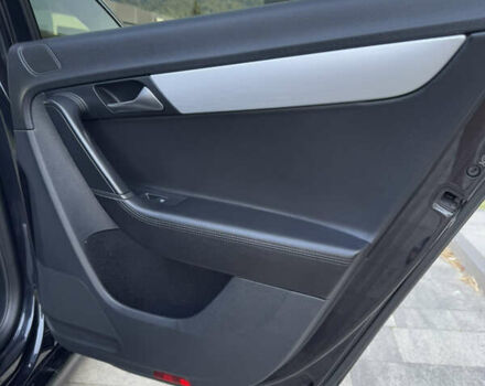 Черный Фольксваген Пассат, объемом двигателя 2 л и пробегом 258 тыс. км за 13500 $, фото 15 на Automoto.ua