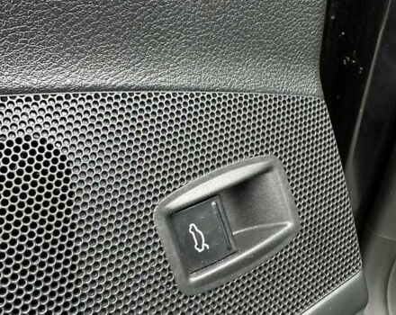 Черный Фольксваген Пассат, объемом двигателя 1.6 л и пробегом 245 тыс. км за 11999 $, фото 22 на Automoto.ua