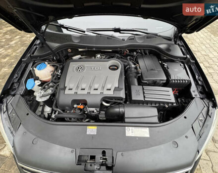 Черный Фольксваген Пассат, объемом двигателя 1.97 л и пробегом 299 тыс. км за 10800 $, фото 13 на Automoto.ua