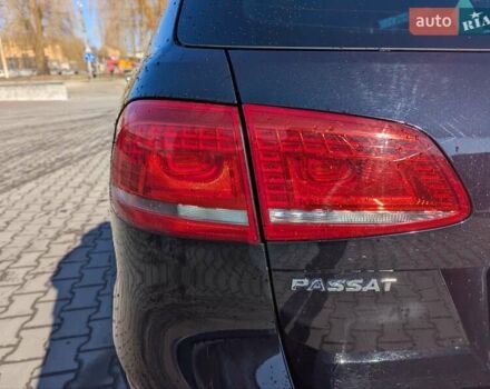 Чорний Фольксваген Пассат, об'ємом двигуна 1.97 л та пробігом 258 тис. км за 13000 $, фото 5 на Automoto.ua