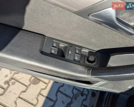 Чорний Фольксваген Пассат, об'ємом двигуна 1.97 л та пробігом 258 тис. км за 13000 $, фото 11 на Automoto.ua