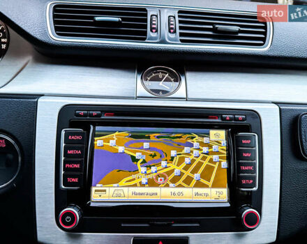 Черный Фольксваген Пассат, объемом двигателя 1.97 л и пробегом 276 тыс. км за 12000 $, фото 35 на Automoto.ua