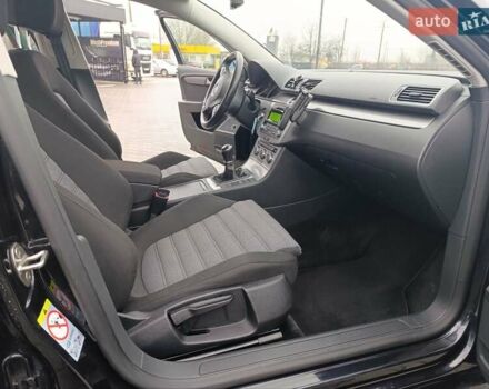 Черный Фольксваген Пассат, объемом двигателя 1.97 л и пробегом 270 тыс. км за 10700 $, фото 25 на Automoto.ua