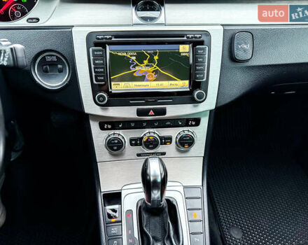 Черный Фольксваген Пассат, объемом двигателя 1.97 л и пробегом 276 тыс. км за 12000 $, фото 32 на Automoto.ua