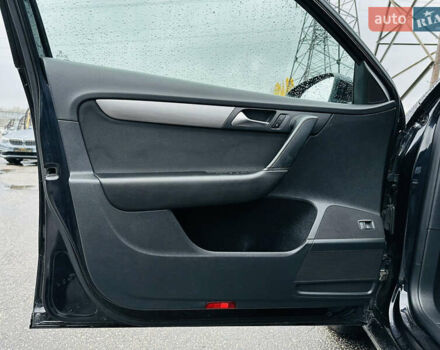 Чорний Фольксваген Пассат, об'ємом двигуна 2 л та пробігом 190 тис. км за 11500 $, фото 15 на Automoto.ua