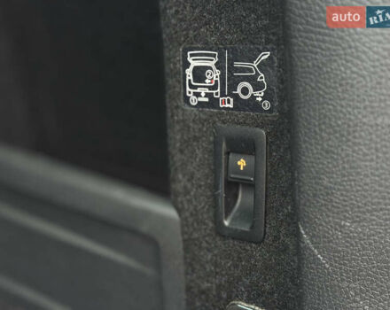 Чорний Фольксваген Пассат, об'ємом двигуна 2 л та пробігом 249 тис. км за 13200 $, фото 25 на Automoto.ua