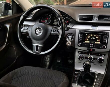 Черный Фольксваген Пассат, объемом двигателя 1.6 л и пробегом 195 тыс. км за 9700 $, фото 77 на Automoto.ua