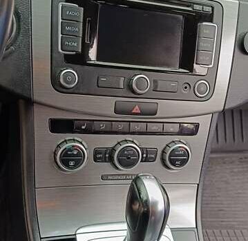 Черный Фольксваген Пассат, объемом двигателя 1.97 л и пробегом 251 тыс. км за 12999 $, фото 21 на Automoto.ua