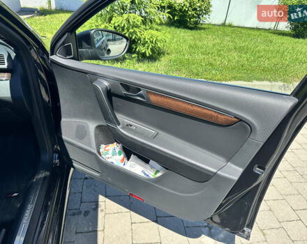 Чорний Фольксваген Пассат, об'ємом двигуна 2 л та пробігом 193 тис. км за 15299 $, фото 23 на Automoto.ua