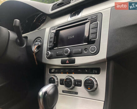 Чорний Фольксваген Пассат, об'ємом двигуна 2 л та пробігом 223 тис. км за 13990 $, фото 64 на Automoto.ua