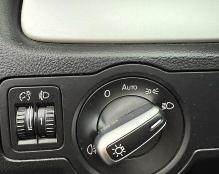 Чорний Фольксваген Пассат, об'ємом двигуна 2 л та пробігом 251 тис. км за 11699 $, фото 12 на Automoto.ua