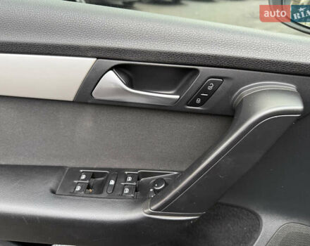 Чорний Фольксваген Пассат, об'ємом двигуна 2 л та пробігом 251 тис. км за 11699 $, фото 15 на Automoto.ua