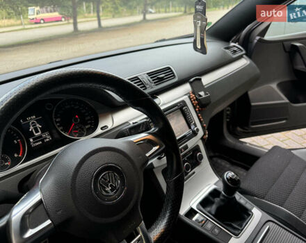 Черный Фольксваген Пассат, объемом двигателя 2 л и пробегом 235 тыс. км за 12300 $, фото 33 на Automoto.ua