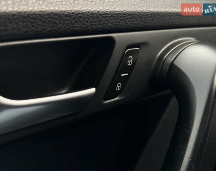 Чорний Фольксваген Пассат, об'ємом двигуна 2 л та пробігом 193 тис. км за 13500 $, фото 58 на Automoto.ua