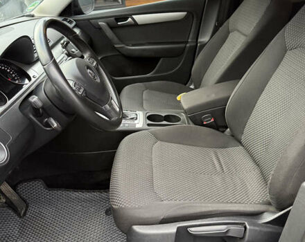 Чорний Фольксваген Пассат, об'ємом двигуна 2 л та пробігом 251 тис. км за 11699 $, фото 16 на Automoto.ua