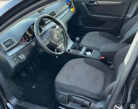 Чорний Фольксваген Пассат, об'ємом двигуна 2 л та пробігом 263 тис. км за 8950 $, фото 6 на Automoto.ua