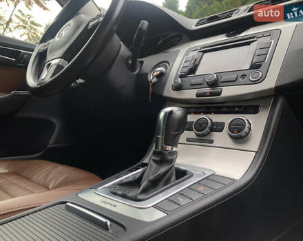 Чорний Фольксваген Пассат, об'ємом двигуна 2 л та пробігом 223 тис. км за 13990 $, фото 61 на Automoto.ua