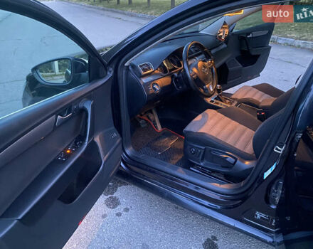 Черный Фольксваген Пассат, объемом двигателя 1.97 л и пробегом 300 тыс. км за 10700 $, фото 12 на Automoto.ua