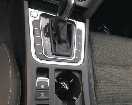 Черный Фольксваген Пассат, объемом двигателя 1.6 л и пробегом 235 тыс. км за 14800 $, фото 14 на Automoto.ua