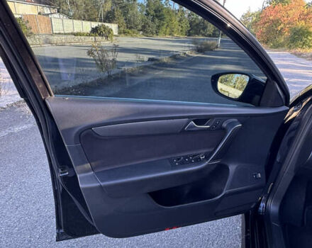 Черный Фольксваген Пассат, объемом двигателя 2 л и пробегом 315 тыс. км за 12400 $, фото 17 на Automoto.ua