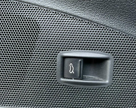 Черный Фольксваген Пассат, объемом двигателя 1.4 л и пробегом 260 тыс. км за 10900 $, фото 32 на Automoto.ua