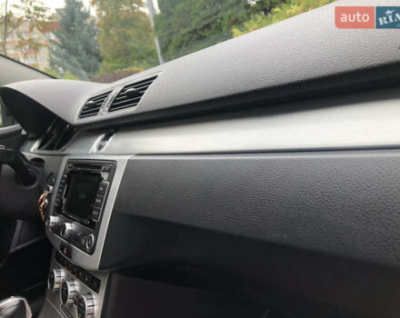 Чорний Фольксваген Пассат, об'ємом двигуна 2 л та пробігом 223 тис. км за 13990 $, фото 63 на Automoto.ua