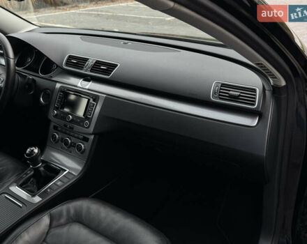 Чорний Фольксваген Пассат, об'ємом двигуна 2 л та пробігом 193 тис. км за 13500 $, фото 37 на Automoto.ua