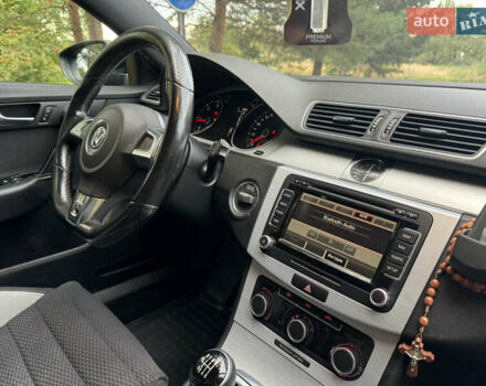 Черный Фольксваген Пассат, объемом двигателя 2 л и пробегом 235 тыс. км за 12300 $, фото 46 на Automoto.ua