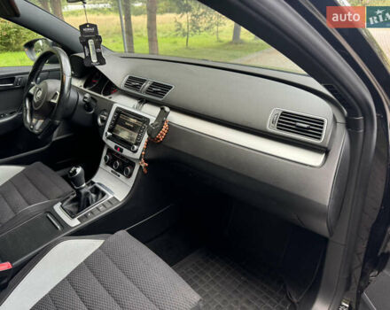 Черный Фольксваген Пассат, объемом двигателя 2 л и пробегом 235 тыс. км за 12300 $, фото 51 на Automoto.ua