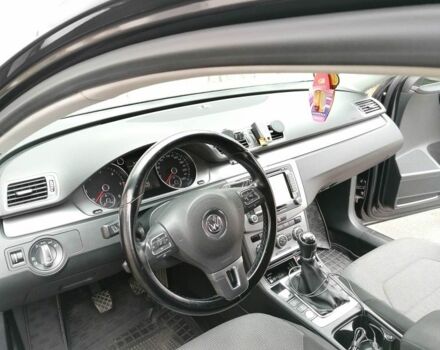 Черный Фольксваген Пассат, объемом двигателя 2 л и пробегом 236 тыс. км за 10700 $, фото 5 на Automoto.ua