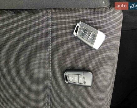 Черный Фольксваген Пассат, объемом двигателя 1.6 л и пробегом 235 тыс. км за 14800 $, фото 18 на Automoto.ua