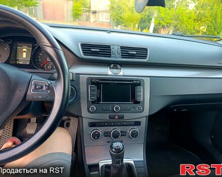 Черный Фольксваген Пассат, объемом двигателя 1.6 л и пробегом 270 тыс. км за 9700 $, фото 11 на Automoto.ua