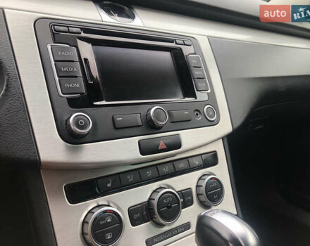 Чорний Фольксваген Пассат, об'ємом двигуна 2 л та пробігом 223 тис. км за 13990 $, фото 86 на Automoto.ua