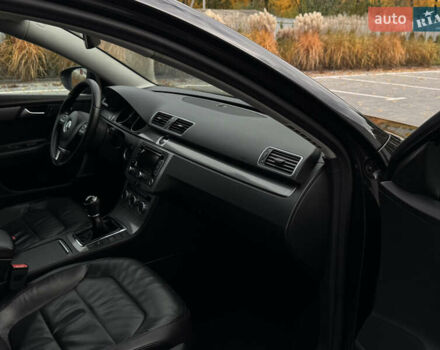 Чорний Фольксваген Пассат, об'ємом двигуна 2 л та пробігом 193 тис. км за 13500 $, фото 36 на Automoto.ua