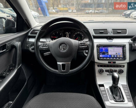 Чорний Фольксваген Пассат, об'ємом двигуна 2 л та пробігом 251 тис. км за 11699 $, фото 6 на Automoto.ua