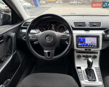 Чорний Фольксваген Пассат, об'ємом двигуна 2 л та пробігом 251 тис. км за 11699 $, фото 10 на Automoto.ua