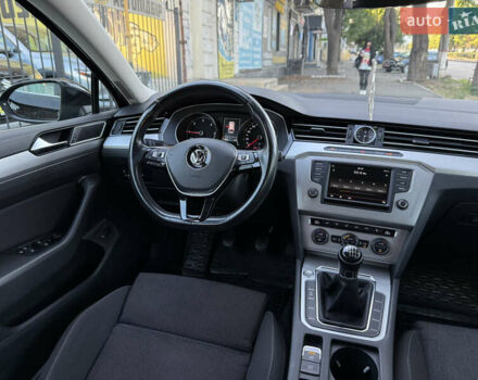 Черный Фольксваген Пассат, объемом двигателя 1.6 л и пробегом 217 тыс. км за 13999 $, фото 38 на Automoto.ua