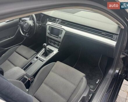 Чорний Фольксваген Пассат, об'ємом двигуна 1.6 л та пробігом 240 тис. км за 10700 $, фото 21 на Automoto.ua