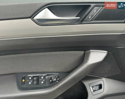 Черный Фольксваген Пассат, объемом двигателя 1.6 л и пробегом 256 тыс. км за 11900 $, фото 18 на Automoto.ua