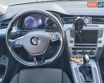 Черный Фольксваген Пассат, объемом двигателя 1.97 л и пробегом 260 тыс. км за 15800 $, фото 15 на Automoto.ua