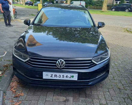 Черный Фольксваген Пассат, объемом двигателя 1.6 л и пробегом 214 тыс. км за 13200 $, фото 12 на Automoto.ua